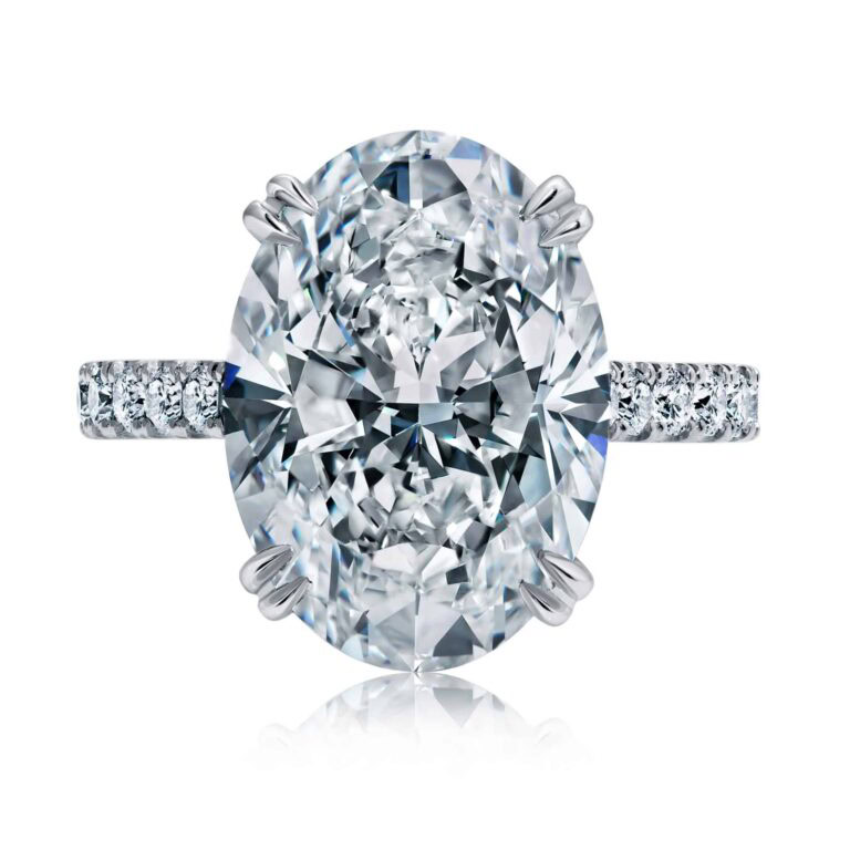 8 Carat G VS1 Oval Cut Diamond Ring